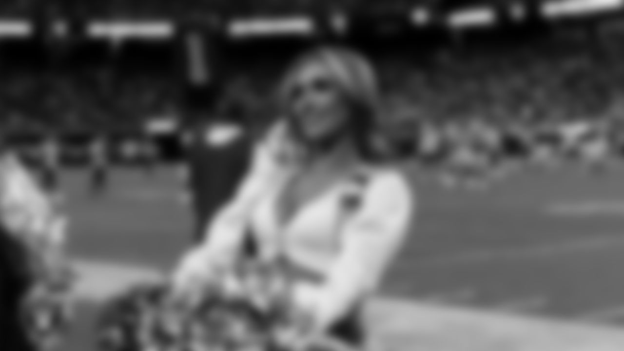 Raiderette Shelby on the sidelines during the regular season home game against the Jacksonville Jaguars at Allegiant Stadium.