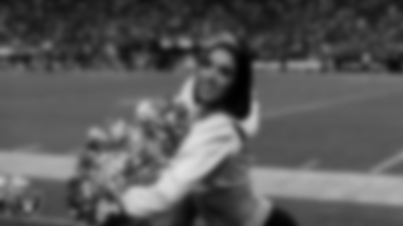 Raiderette Kylie on the sidelines during the regular season home game against the Jacksonville Jaguars at Allegiant Stadium.