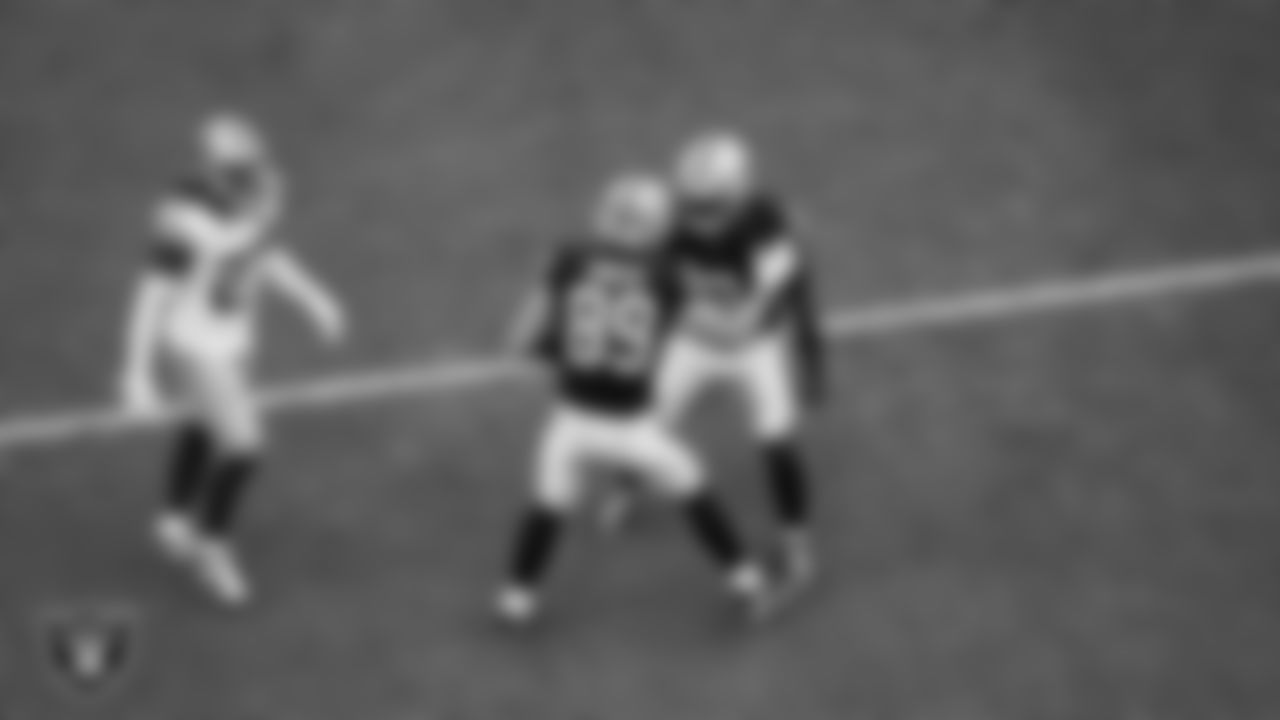 Las Vegas Raiders tight end Brock Bowers (89) celebrates after making a catch during the preseason home game against the San Francisco 49ers at Allegiant Stadium.