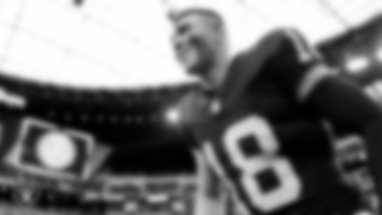 Las Vegas Raiders wide receiver Jack Bech (18) warming up before the regular season home game against the Jacksonville Jaguars at Allegiant Stadium.