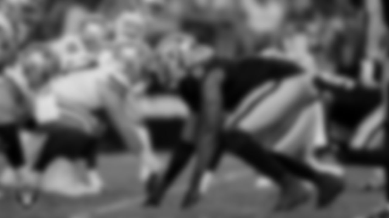 Las Vegas Raiders defensive end Tyree Wilson (9) lines up before the snap during the preseason home game against the Dallas Cowboys at Allegiant Stadium, Saturday, August 17, 2024, in Las Vegas, Nev.
