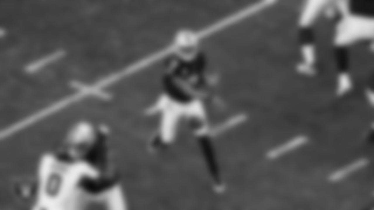 Las Vegas Raiders quarterback Geno Smith (7) passes during the regular season home game against the New York Giants at Allegiant Stadium.