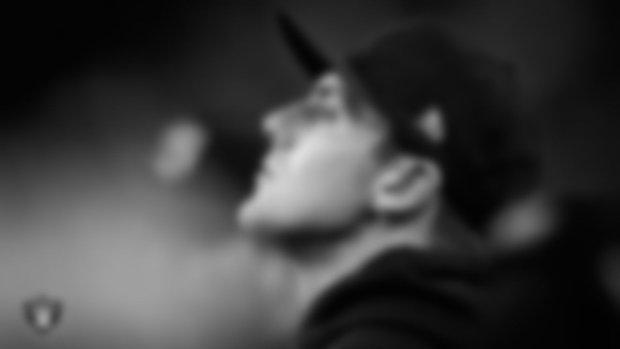 Las Vegas Raiders tight end Brock Bowers (89) on the sidelines during the regular season home game against the New York Giants at Allegiant Stadium.