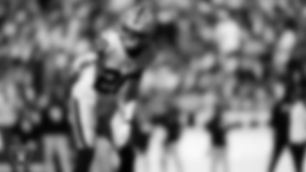 Las Vegas Raiders cornerback Darien Porter (26) during the regular season away game against the Kansas City Chiefs at GEHA Field at Arrowhead Stadium.