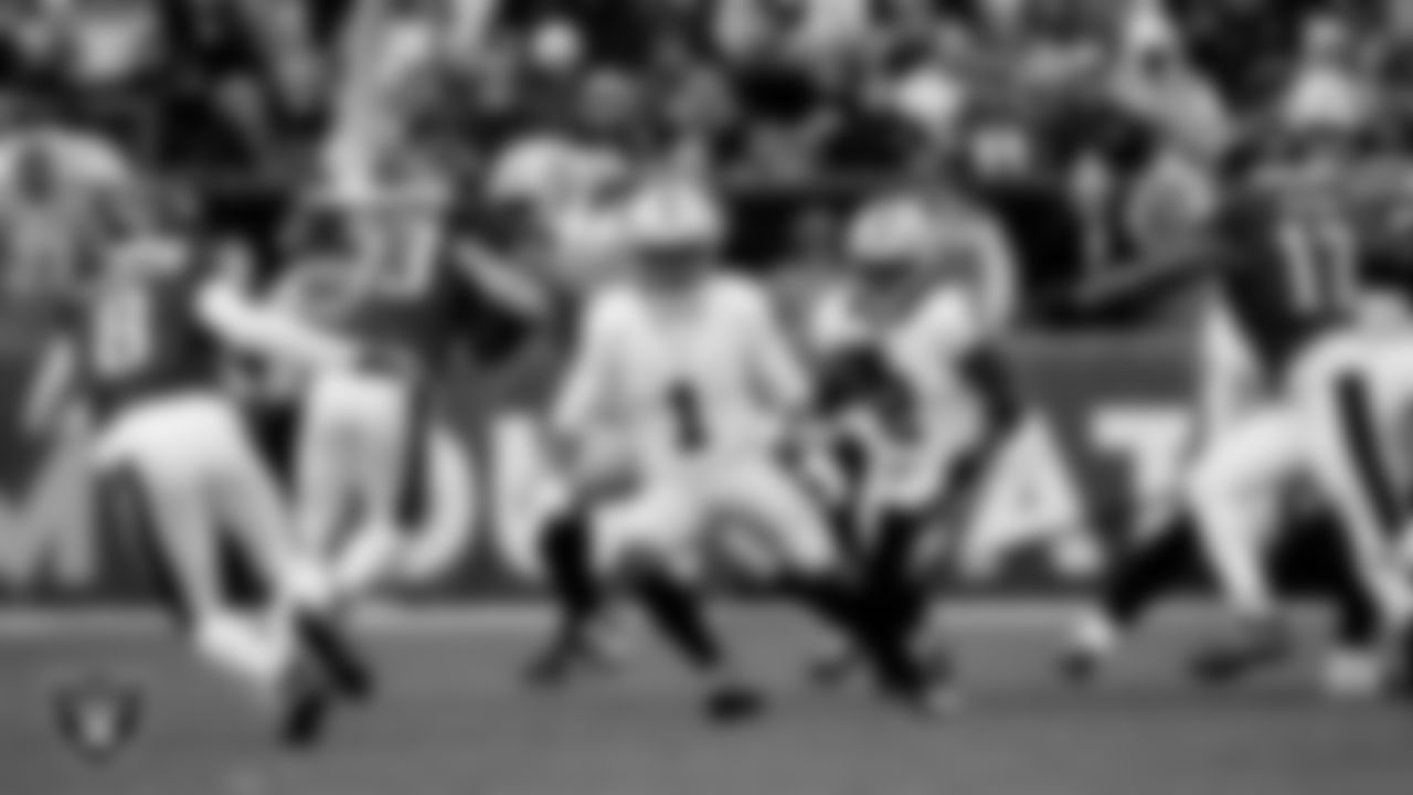 Las Vegas Raiders running back Ashton Jeanty (2) during the regular season away game against the Philadelphia Eagles at Lincoln Financial Field.