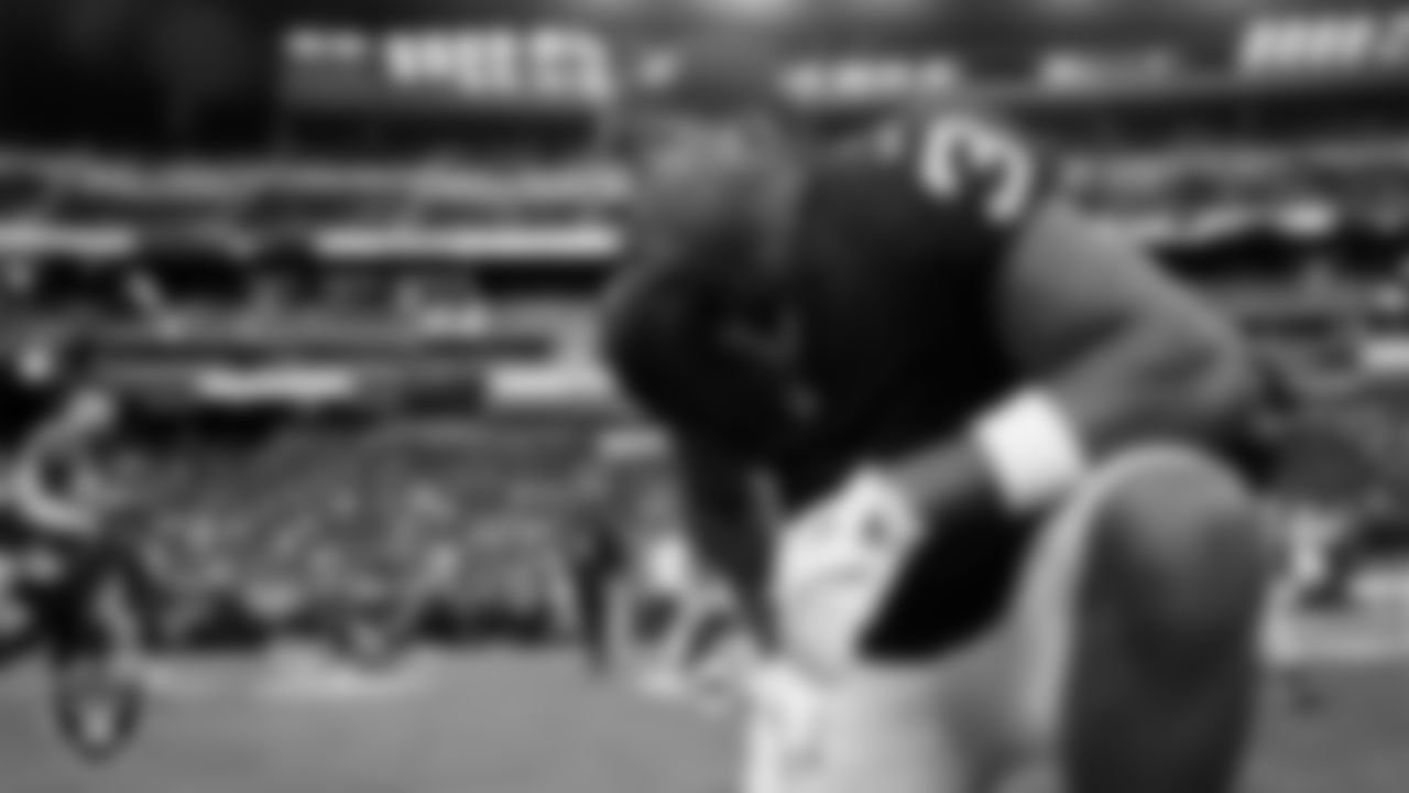 Las Vegas Raiders running back Zamir White (3) warming up before the regular season home game against the Kansas City Chiefs at Allegiant Stadium.