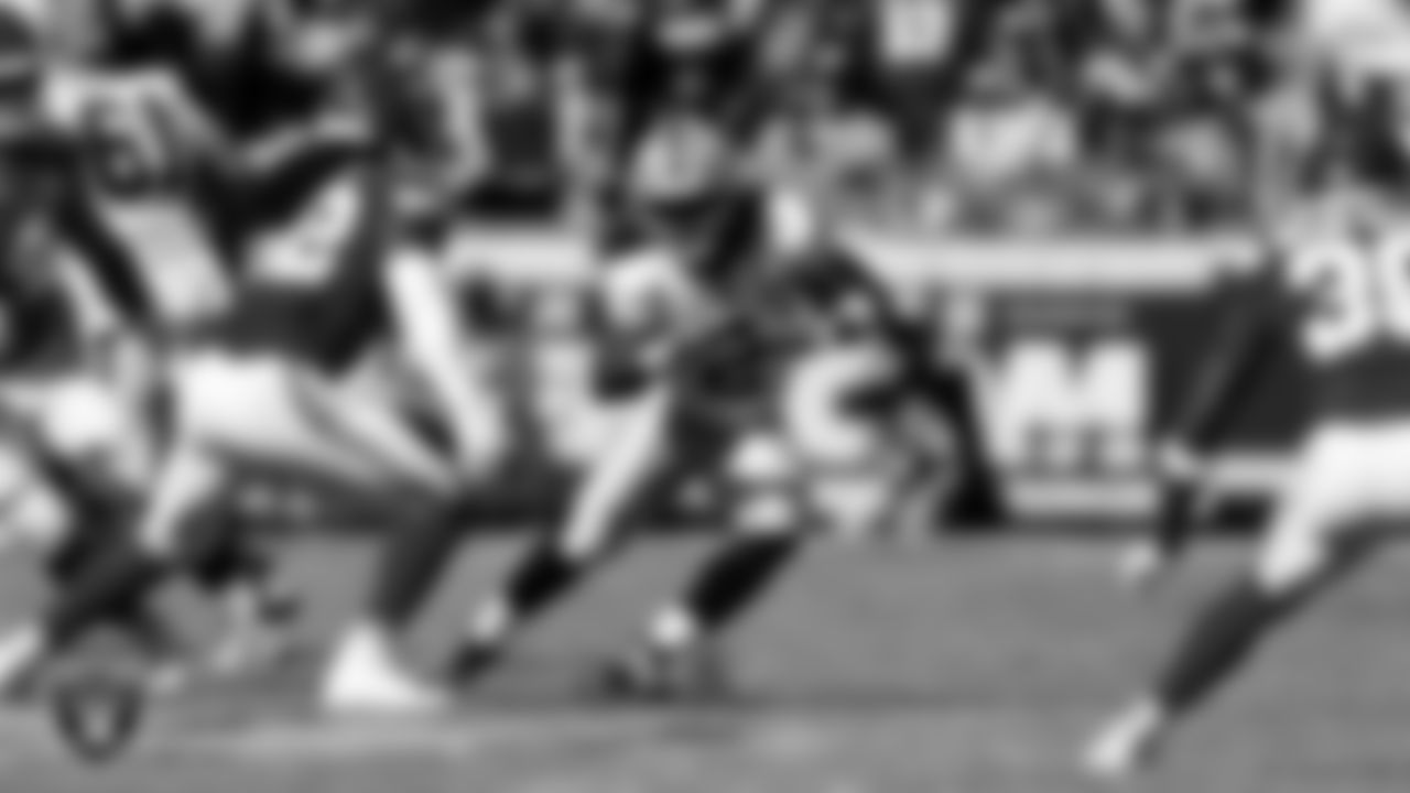 Las Vegas Raiders running back Ashton Jeanty (2) during the regular season away game against the Kansas City Chiefs at GEHA Field at Arrowhead Stadium.