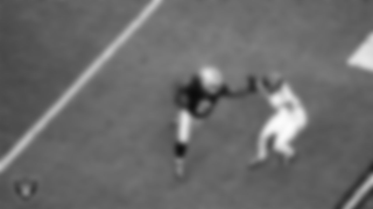 Las Vegas Raiders running back Ashton Jeanty (2) during the regular season home game against the Tennessee Titans at Allegiant Stadium.