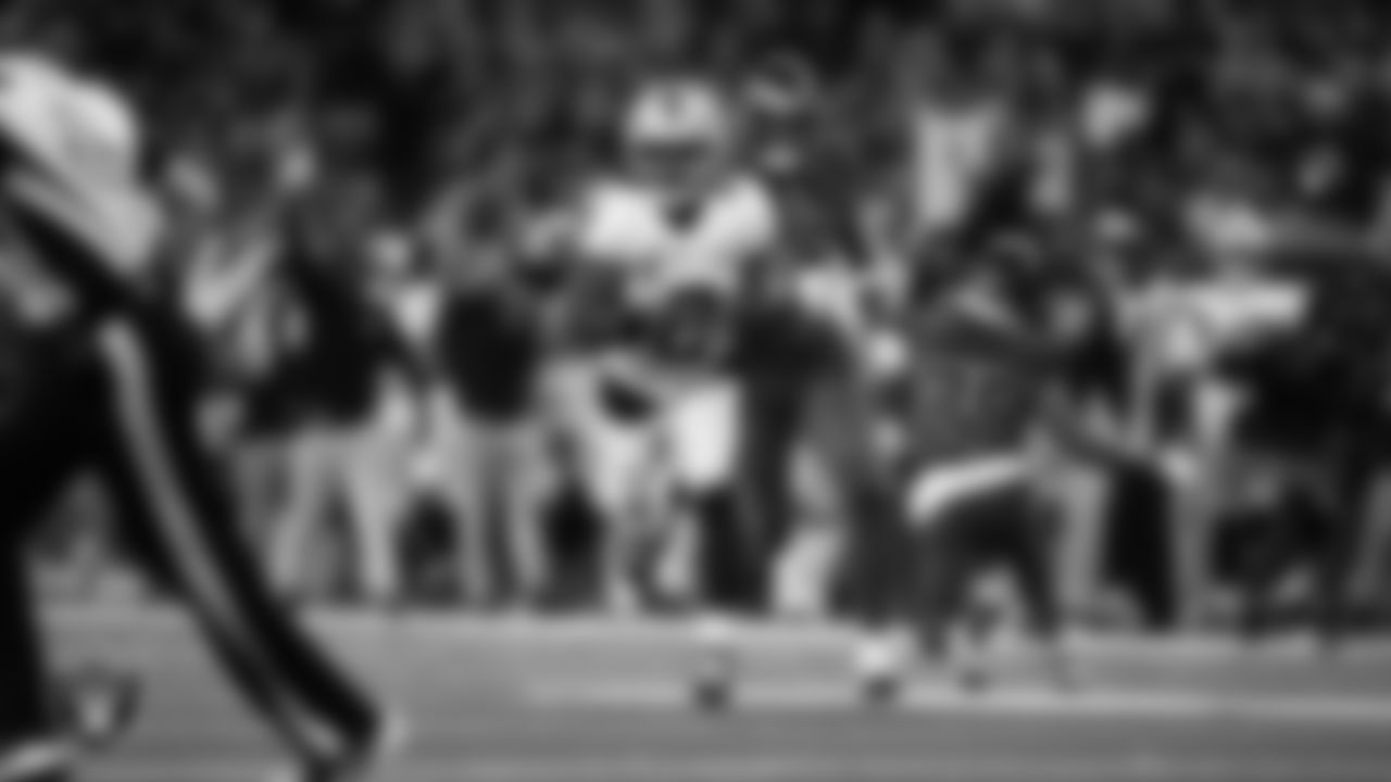 Las Vegas Raiders running back Ashton Jeanty (2) rushes for a 51-yard touchdown during the regular season away game against the Houston Texans at NRG Stadium.
