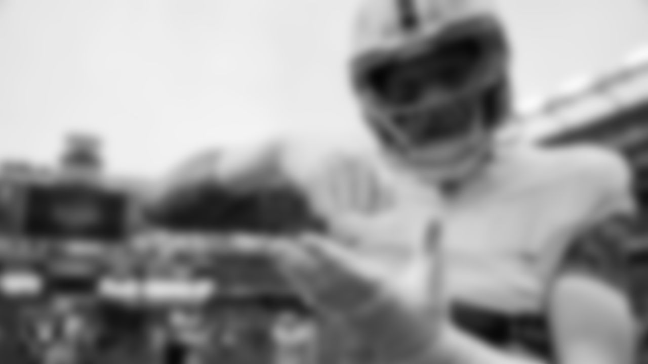 Las Vegas Raiders defensive end Maxx Crosby (98) warming up before the regular season away game against the New England Patriots at Gillette Stadium.