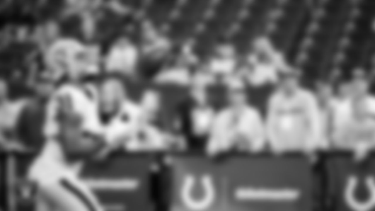Las Vegas Raiders running back Raheem Mostert (31) warming up before the regular season away game against the Indianapolis Colts at Lucas Oil Stadium.