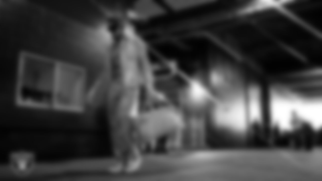 Las Vegas Raiders defensive end Maxx Crosby (98) arrives to the regular season away game against the Washington Commanders at Northwest Stadium.