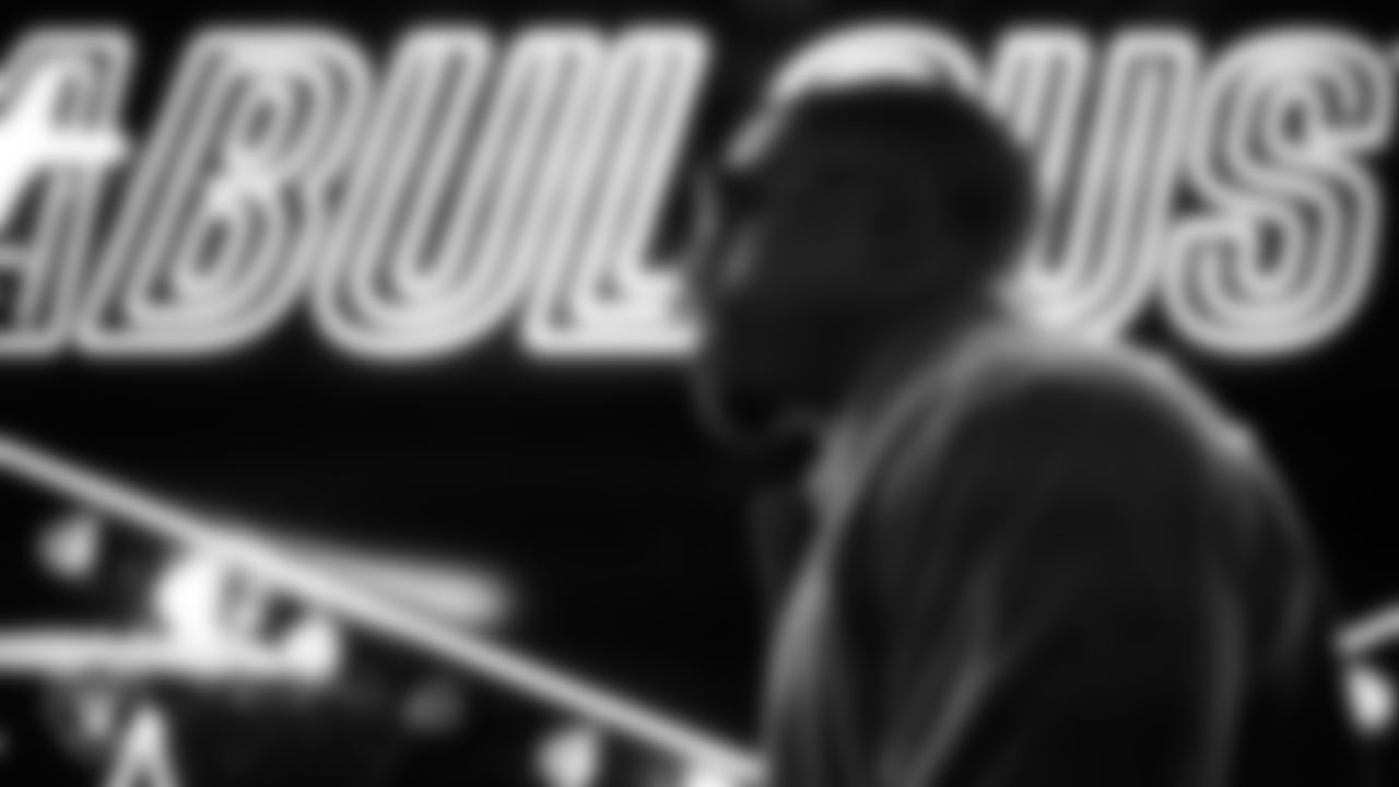 Las Vegas Raiders defensive tackle Thomas Booker IV (99) arrives to the regular season home game against the New York Giants at Allegiant Stadium.