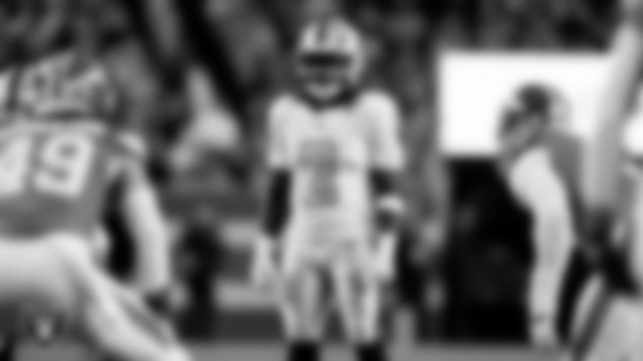 Las Vegas Raiders running back Ashton Jeanty (2) during the regular season away game against the Denver Broncos at Empower Field at Mile High.