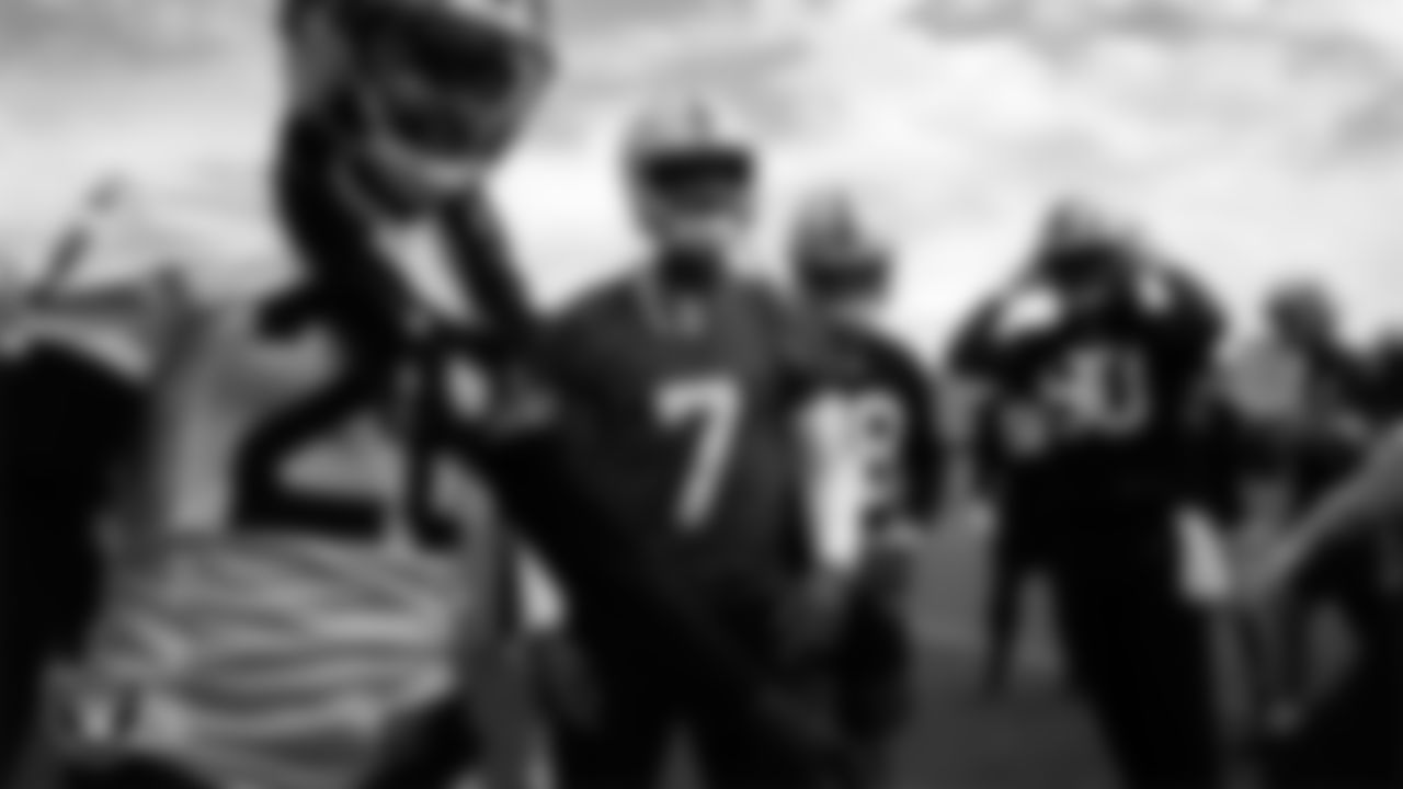 Las Vegas Raiders quarterback Geno Smith (7) during practice at Intermountain Health Performance Center.