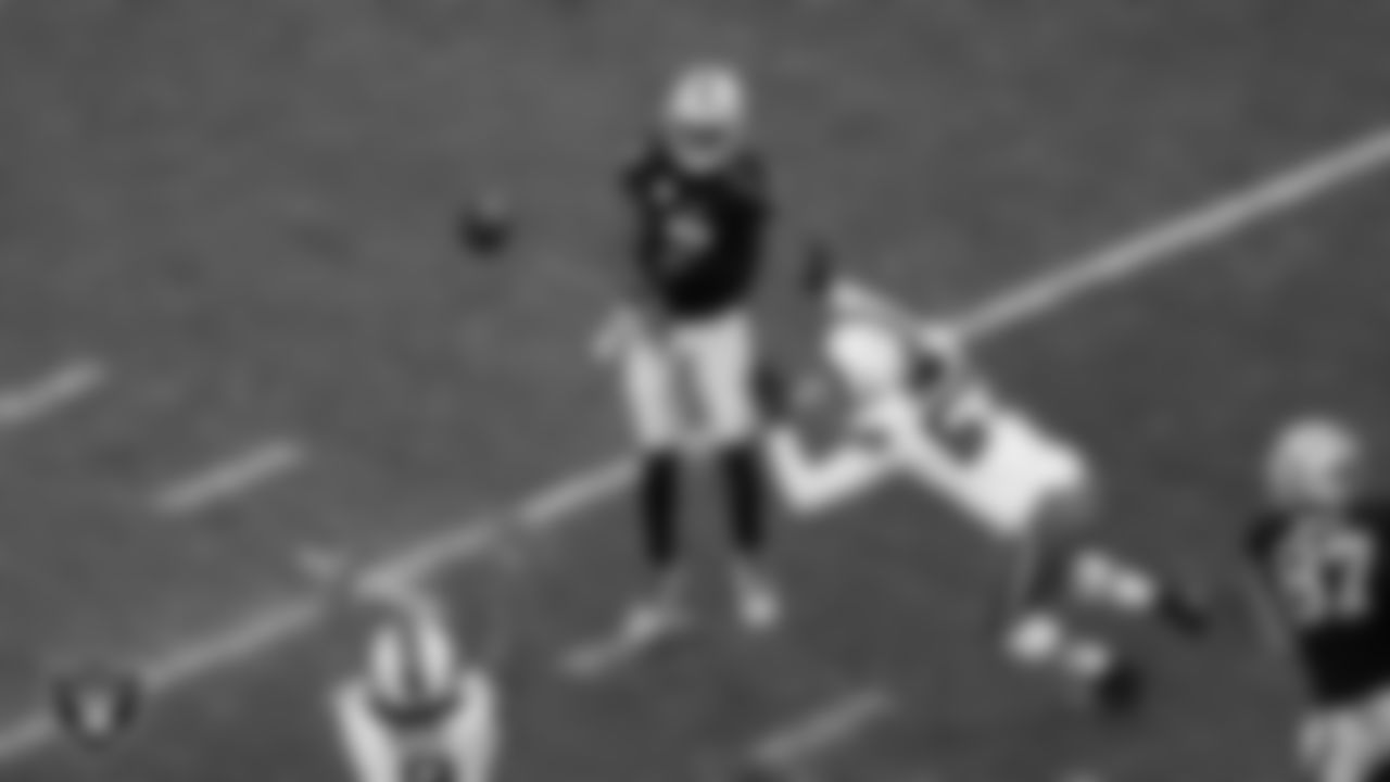 Las Vegas Raiders quarterback Geno Smith (7) passes during the regular season home game against the Cleveland Browns at Allegiant Stadium.