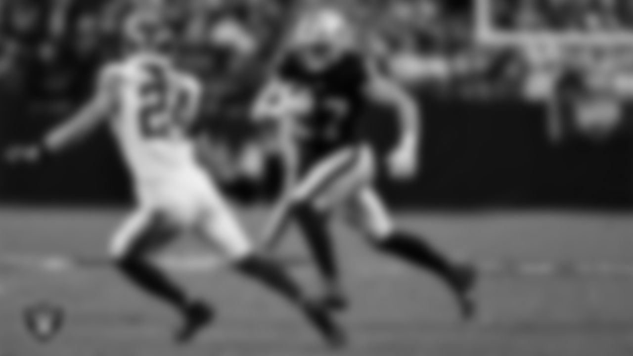 Las Vegas Raiders tight end Michael Mayer (87) during the regular season home game against the New York Giants at Allegiant Stadium.