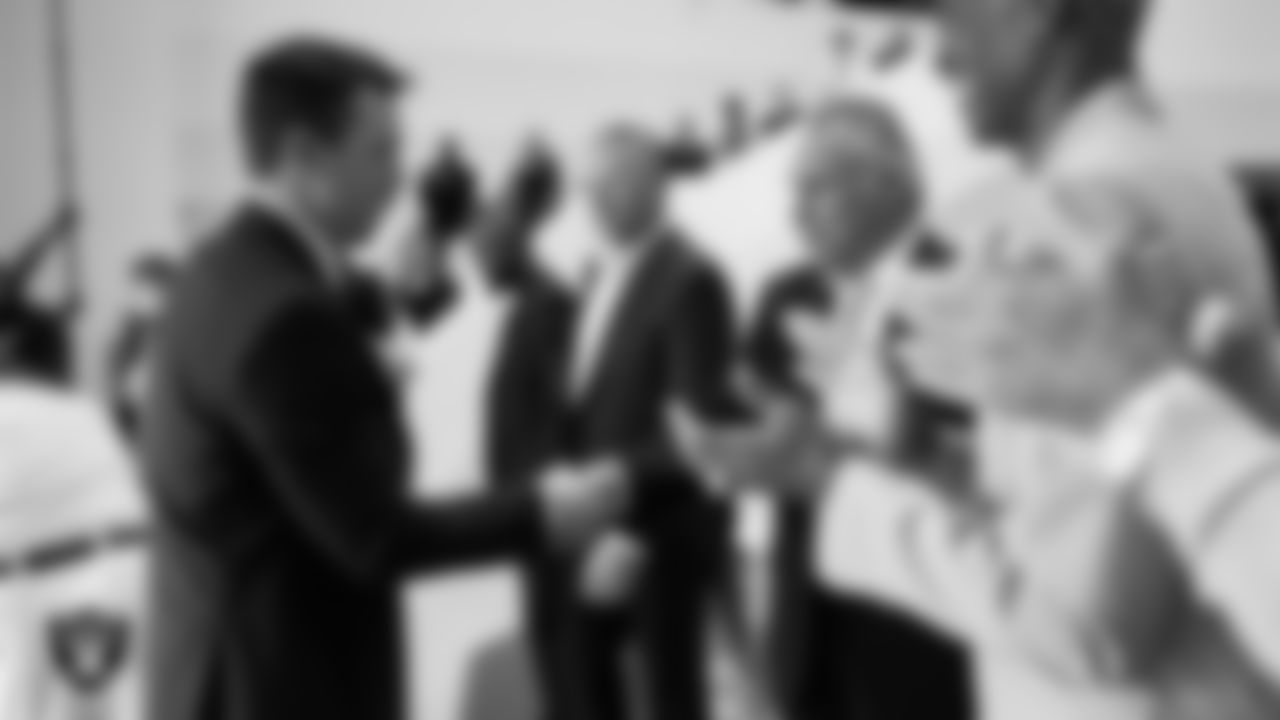 Las Vegas Raiders alumnus Jim Plunkett welcomes Raiders Head Coach Klint Kubiak to Intermountain Health Performance Center.