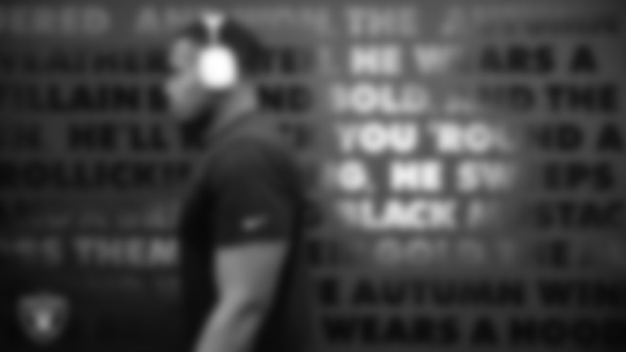 Las Vegas Raiders defensive end Tyree Wilson (9) enters the field for warm ups before the preseason home game against the San Francisco 49ers at Allegiant Stadium.