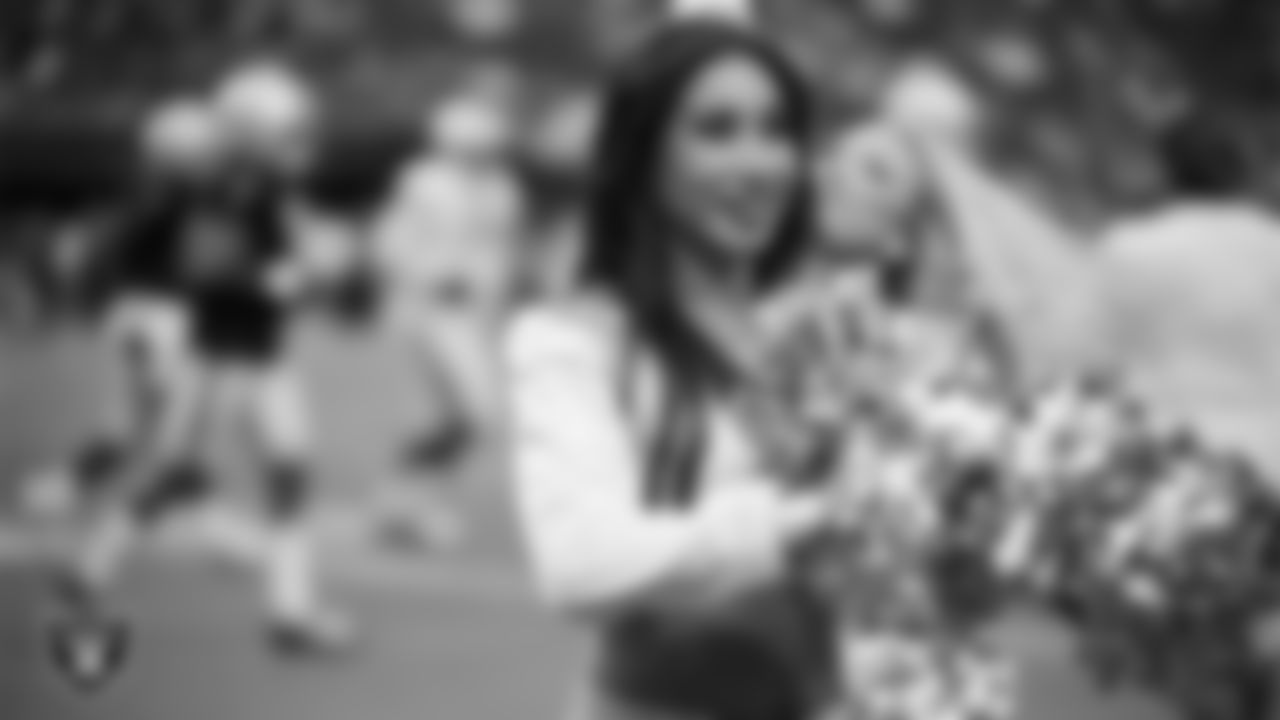 Raiderette Meekela on the sidelines during a 2025 Training Camp mock game at Allegiant Stadium.