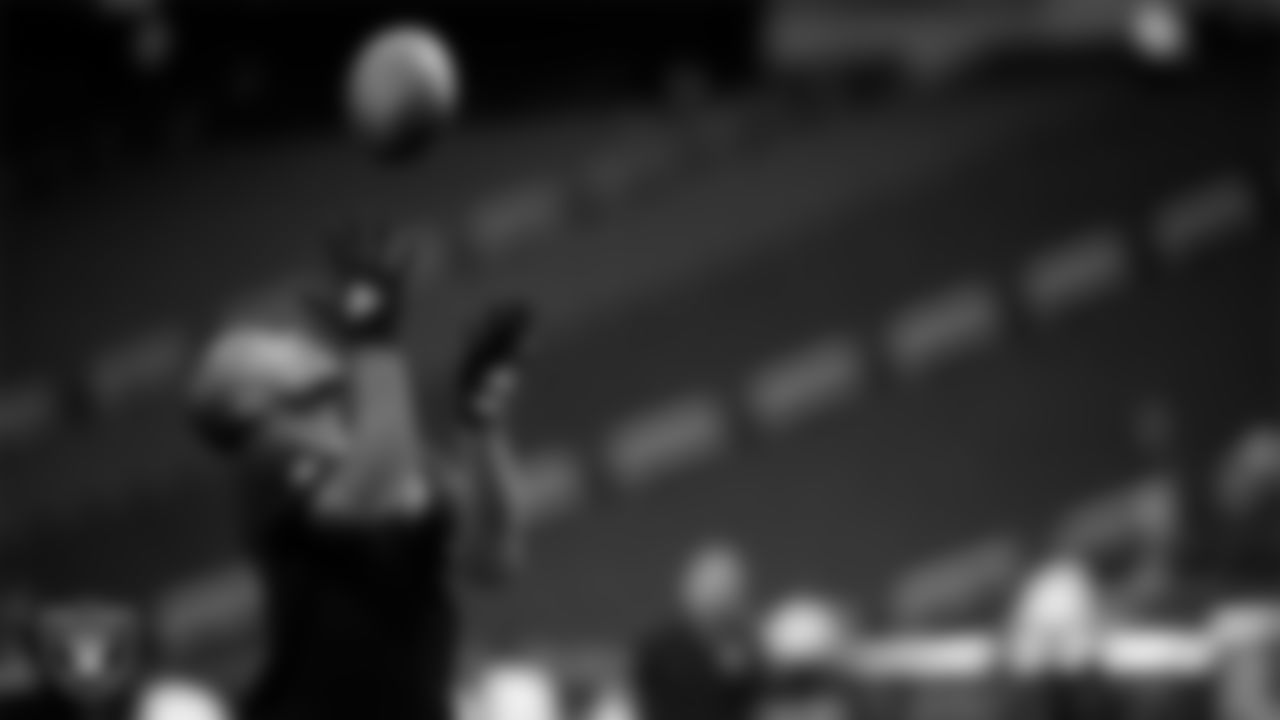 Las Vegas Raiders wide receiver Tyler Lockett (17) warming up before the regular season home game against the Jacksonville Jaguars at Allegiant Stadium.