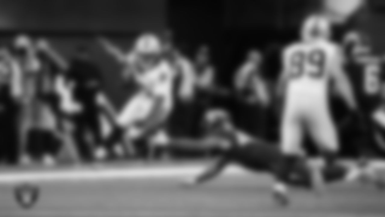 Las Vegas Raiders running back Ashton Jeanty (2) runs after making a catch during the regular season away game against the Los Angeles Chargers at SoFi Stadium.