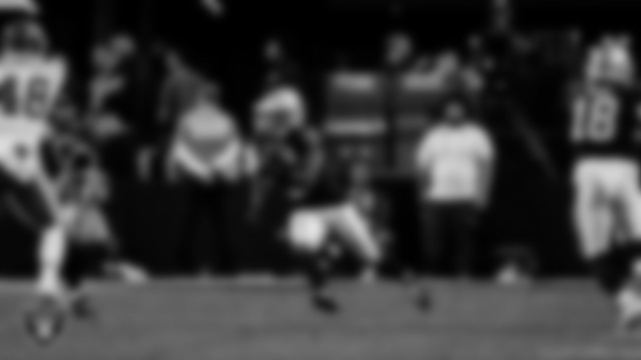 Las Vegas Raiders running back Zamir White (3) during the regular season home game against the Kansas City Chiefs at Allegiant Stadium.