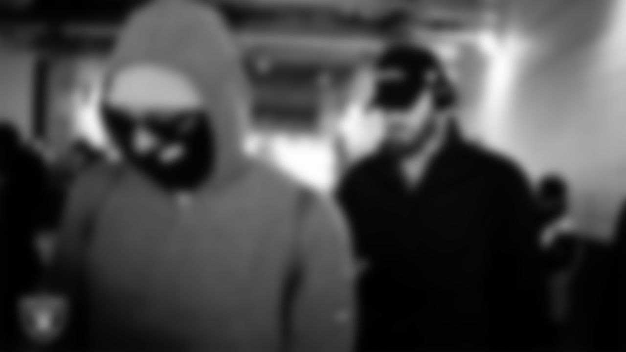 Las Vegas Raiders defensive end Maxx Crosby (98) arrives to the regular season away game against the Philadelphia Eagles at Lincoln Financial Field.