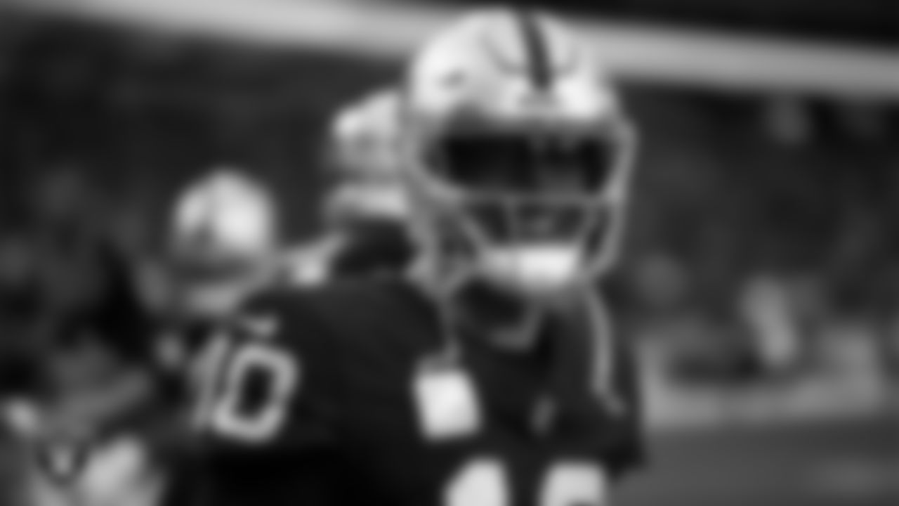 Las Vegas Raiders quarterback Jimmy Garoppolo (10) warming up before the regular season home game against the New York Giants at Allegiant Stadium.