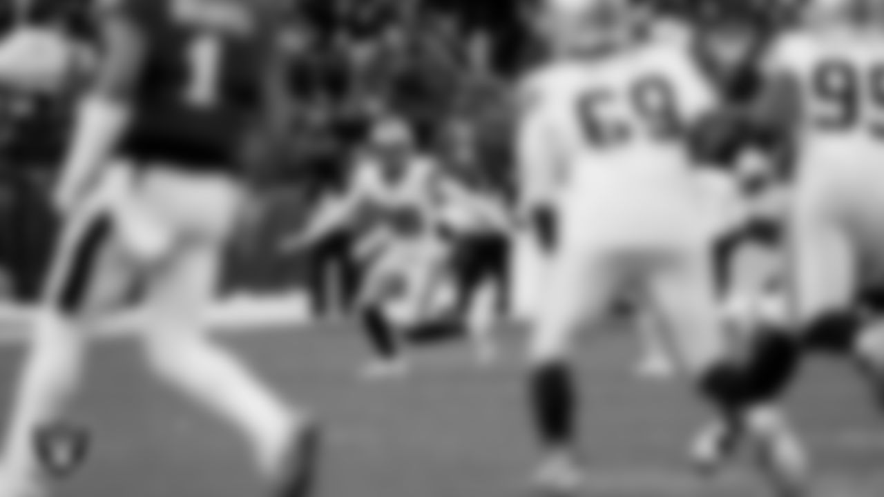 Las Vegas Raiders cornerback Darien Porter (26) during the regular season away game against the Philadelphia Eagles at Lincoln Financial Field.