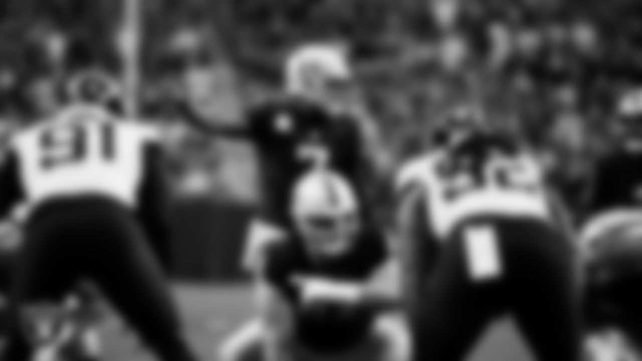 Las Vegas Raiders quarterback Geno Smith (7) lines up before the snap during the regular season home game against the Jacksonville Jaguars at Allegiant Stadium.