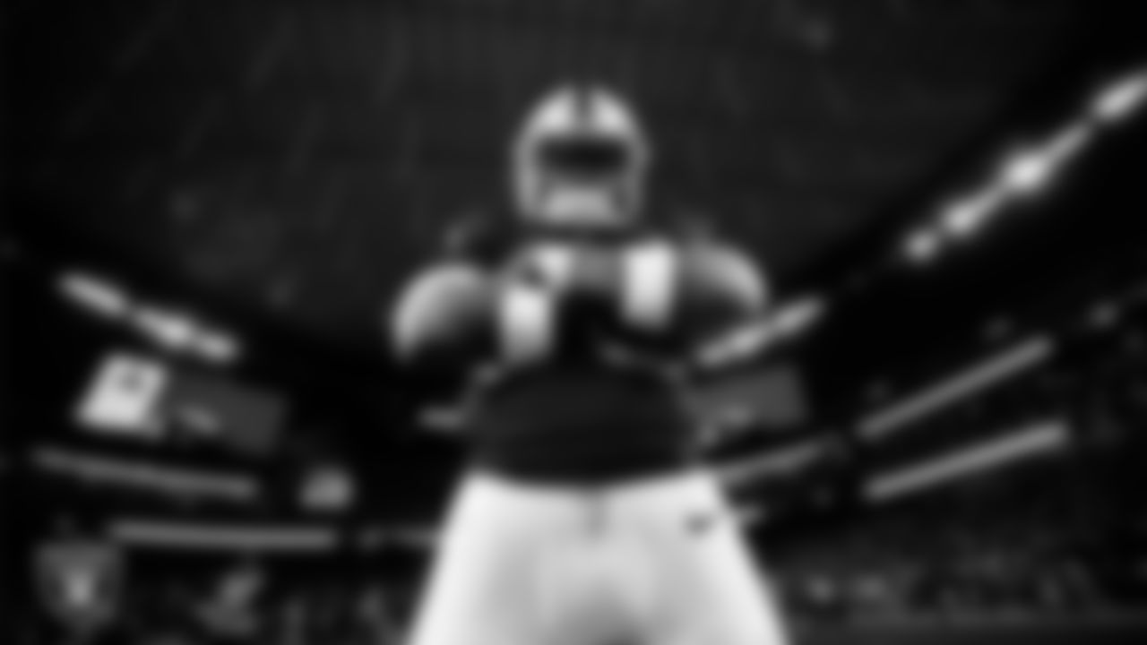 Las Vegas Raiders linebacker Jamal Adams (33) warming up before the regular season home game against the Dallas Cowboys at Allegiant Stadium.