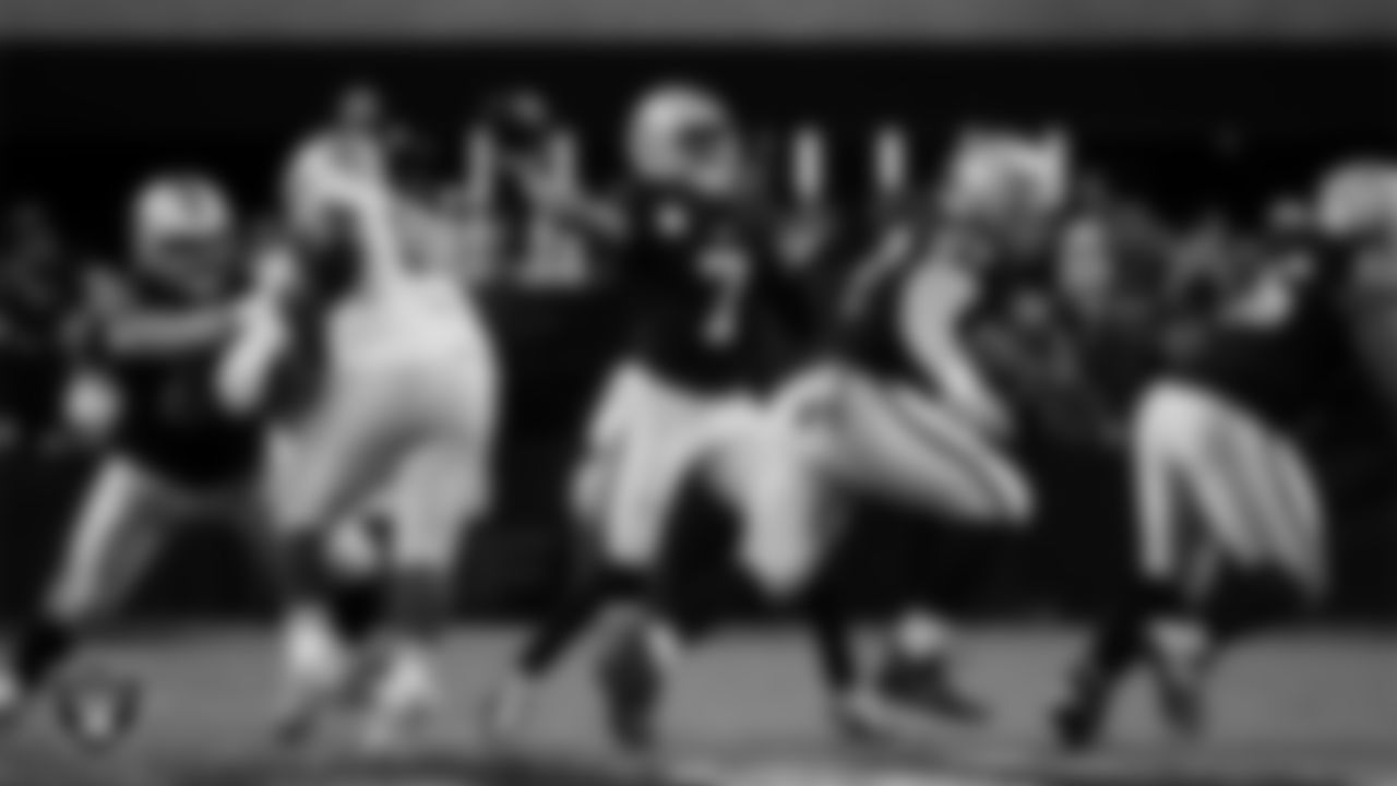 Las Vegas Raiders quarterback Geno Smith (7) passes during the regular season home game against the Dallas Cowboys at Allegiant Stadium.