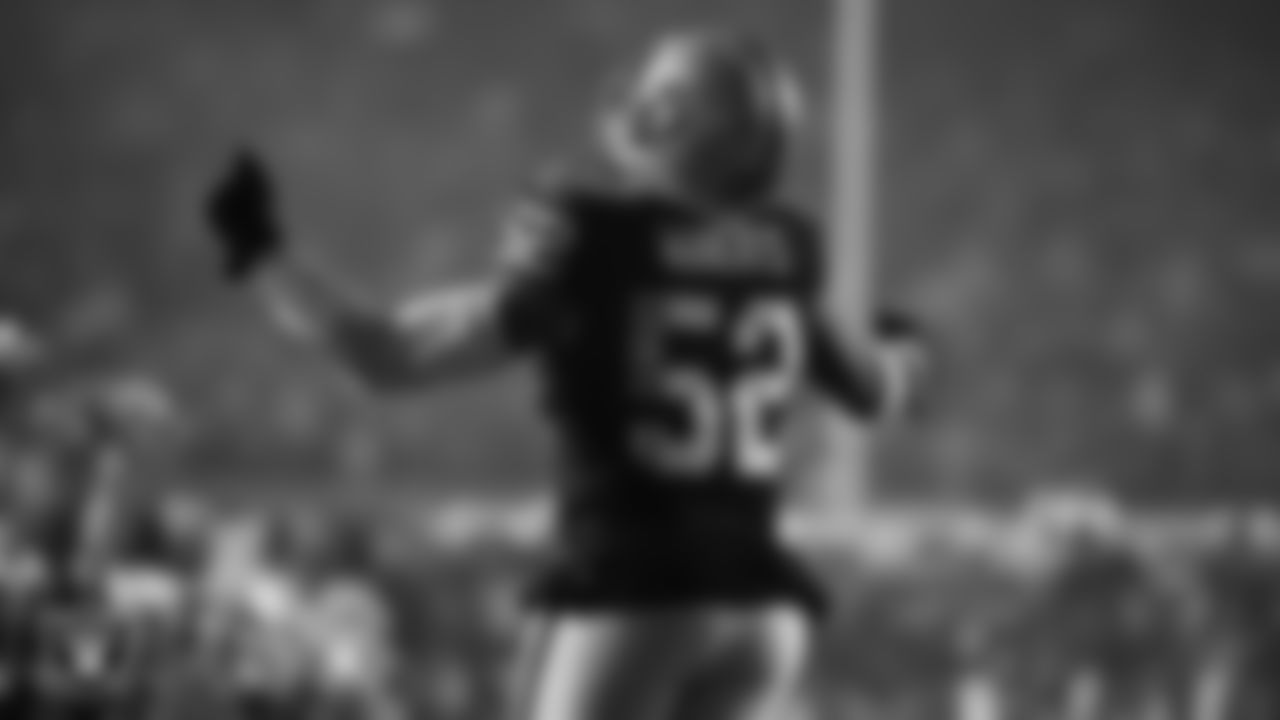Las Vegas Raiders linebacker Elandon Roberts (52) is introduced onto the field before the regular season home game against the Dallas Cowboys at Allegiant Stadium.