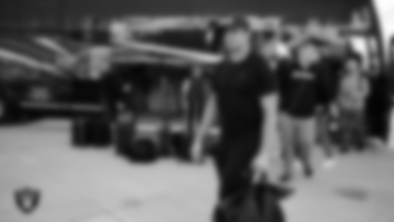 Las Vegas Raiders tight end Brock Bowers (89) departs for the regular season away game against the Houston Texans.