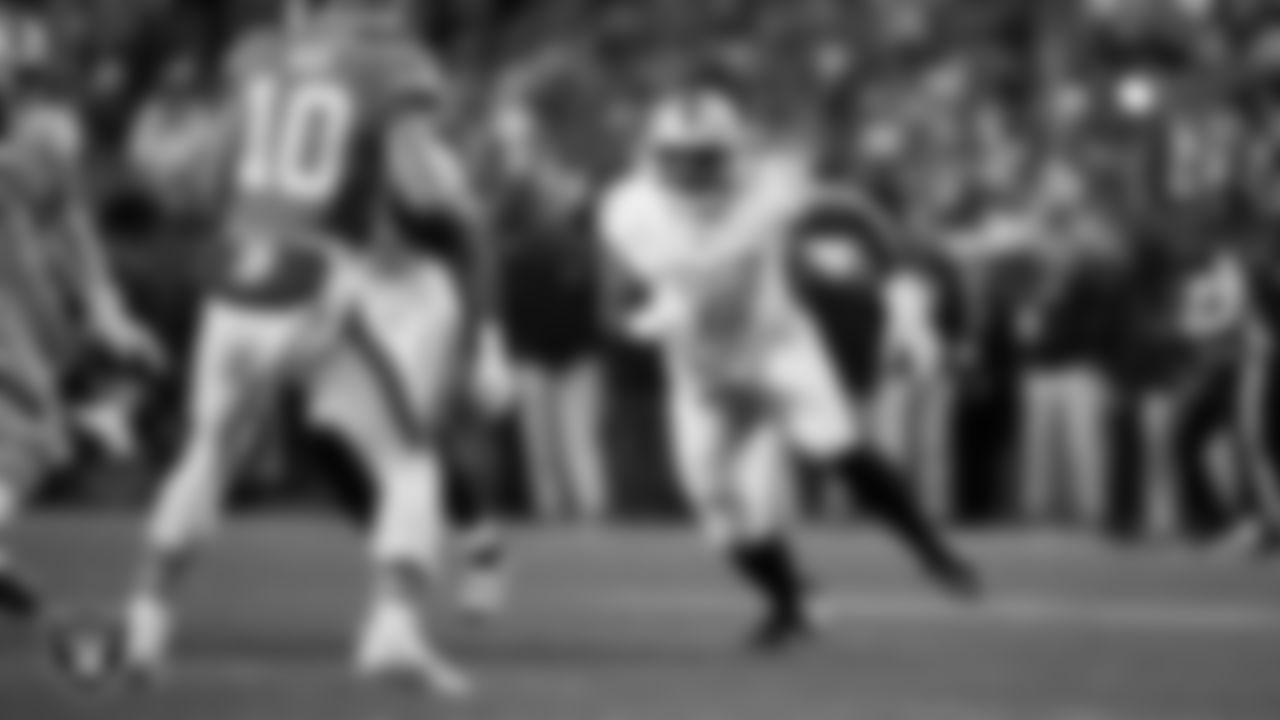 DT Thomas Booker IV - Restricted