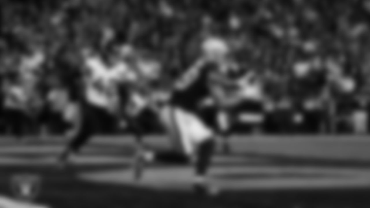 Las Vegas Raiders tight end Brock Bowers (89) makes a 2-yard touchdown catch during the regular season home game against the Jacksonville Jaguars at Allegiant Stadium.