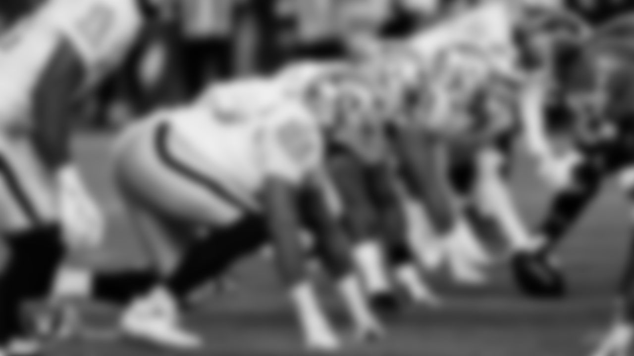 Las Vegas Raiders defensive tackle Jonah Laulu (96) during the regular season away game against the Denver Broncos at Empower Field at Mile High.