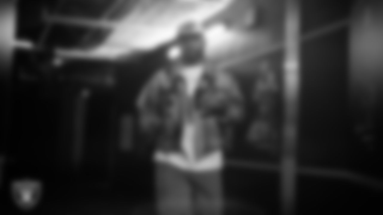 Las Vegas Raiders linebacker Elandon Roberts (52) arrives to the regular season home game against the Denver Broncos at Allegiant Stadium.