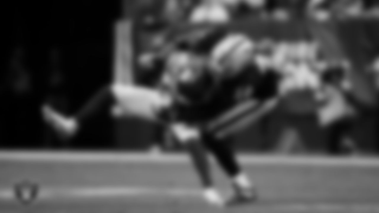 LB Devin White - Unrestricted