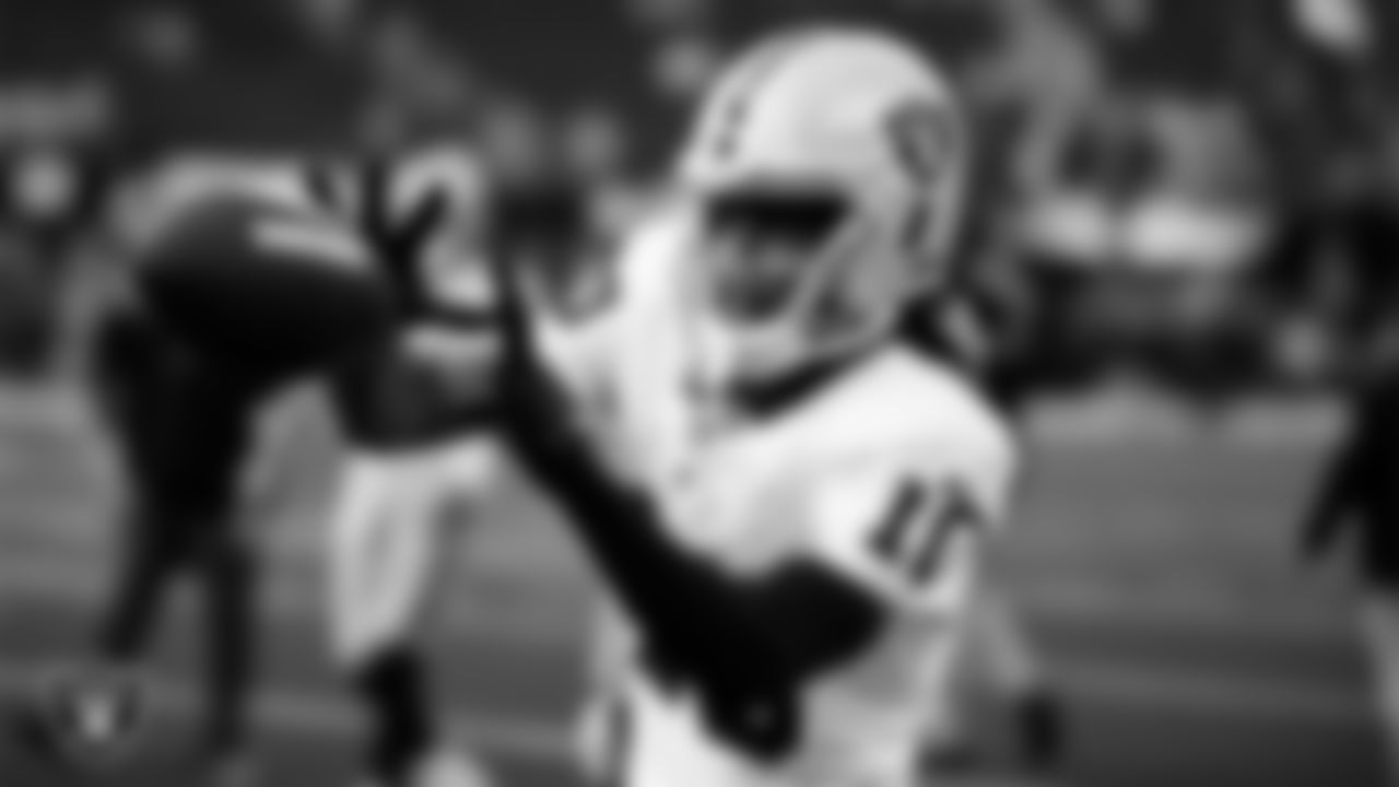 Las Vegas Raiders wide receiver Dont'e Thornton Jr. (10) warming up before the regular season away game against the Los Angeles Chargers at SoFi Stadium.