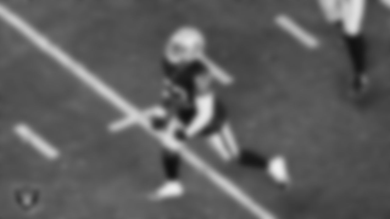 Las Vegas Raiders linebacker Elandon Roberts (52) celebrates after making a tackle during the regular season home game against the Dallas Cowboys at Allegiant Stadium.