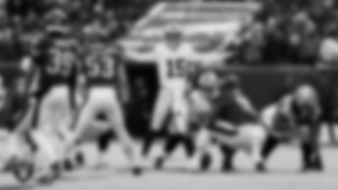 Las Vegas Raiders quarterback Kenny Pickett (15) during the regular season away game against the Philadelphia Eagles at Lincoln Financial Field.