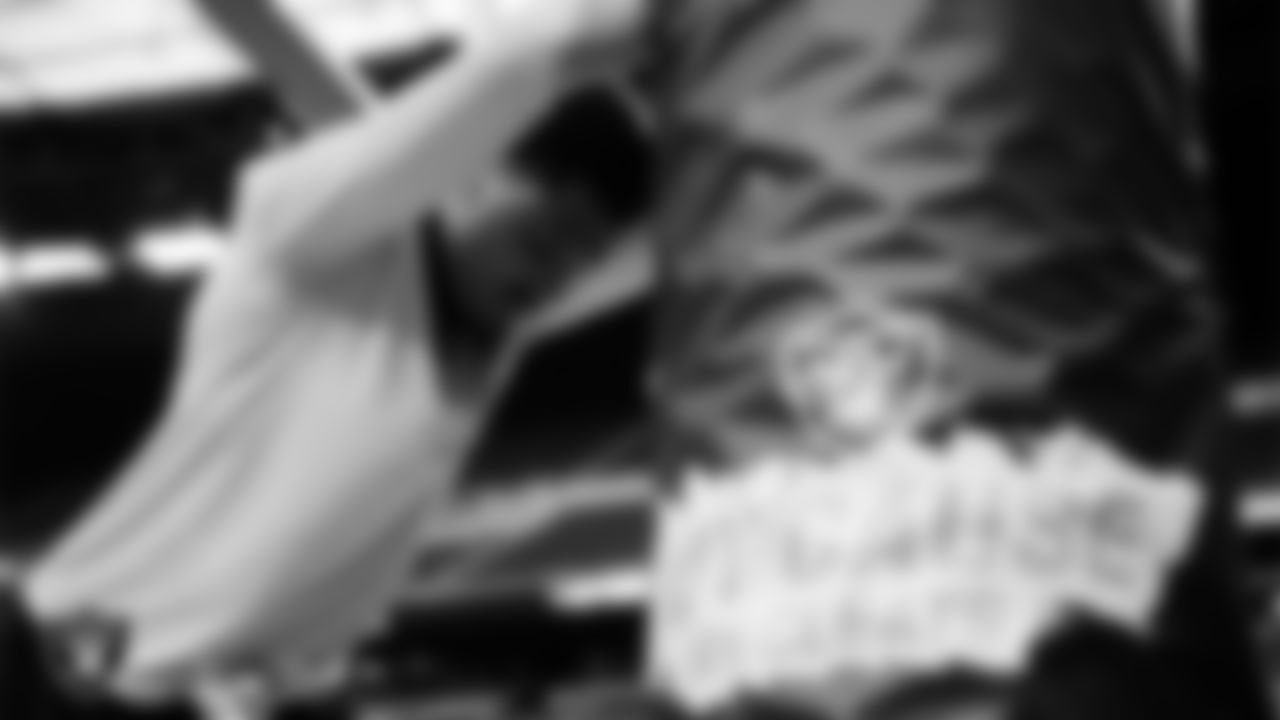 Las Vegas Raiders cornerback Darien Porter (26) warming up before the regular season home game against the Cleveland Browns at Allegiant Stadium.