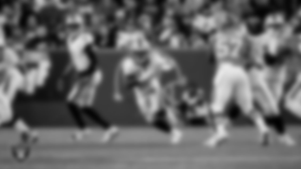 Las Vegas Raiders running back Ashton Jeanty (2) during the regular season away game against the Denver Broncos at Empower Field at Mile High.