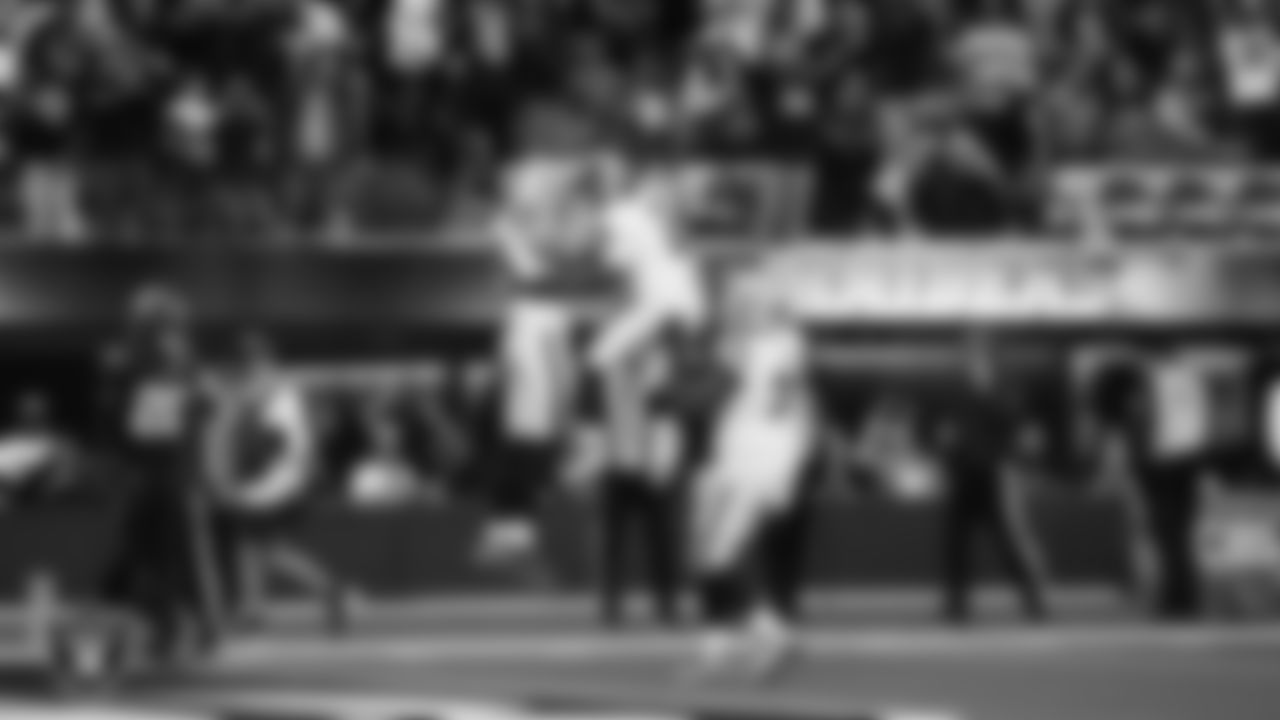 Las Vegas Raiders tight end Brock Bowers (89) celebrates with running back Ashton Jeanty (2) after making a 6-yard touchdown catch during the regular season away game against the Los Angeles Chargers at SoFi Stadium.