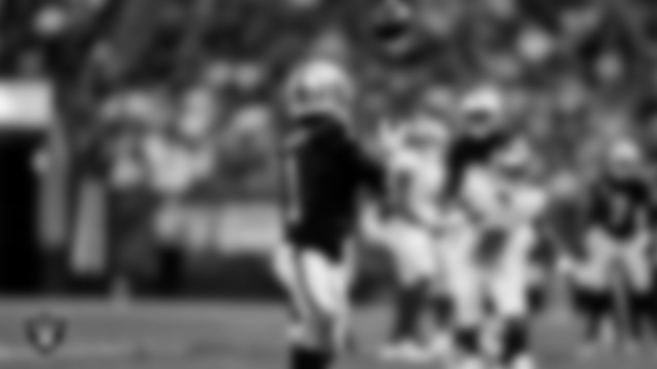 Las Vegas Raiders wide receiver Tre Tucker (1) during the regular season home game against the New York Giants at Allegiant Stadium.