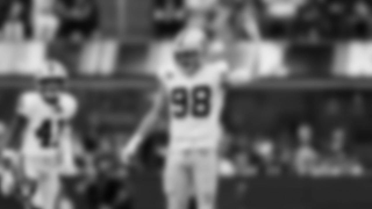 Las Vegas Raiders defensive end Maxx Crosby (98) during the regular season away game against the Los Angeles Chargers at SoFi Stadium.