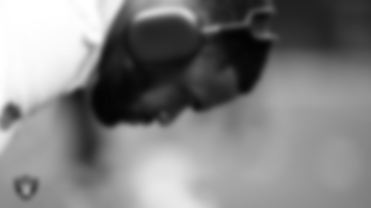 Las Vegas Raiders linebacker Jamal Adams (33) warming up before the regular season home game against the Jacksonville Jaguars at Allegiant Stadium.