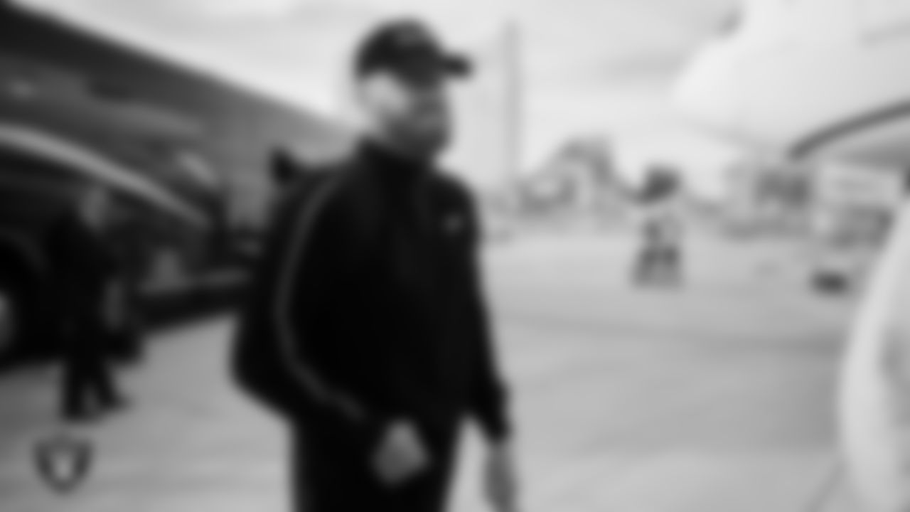 Las Vegas Raiders defensive end Maxx Crosby (98) departs for the regular season away game against the Denver Broncos.